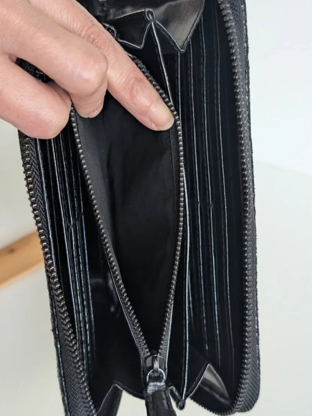 Black Victoria’s Secret Patent Crackled Leather Wallet - Picture 13 of 15